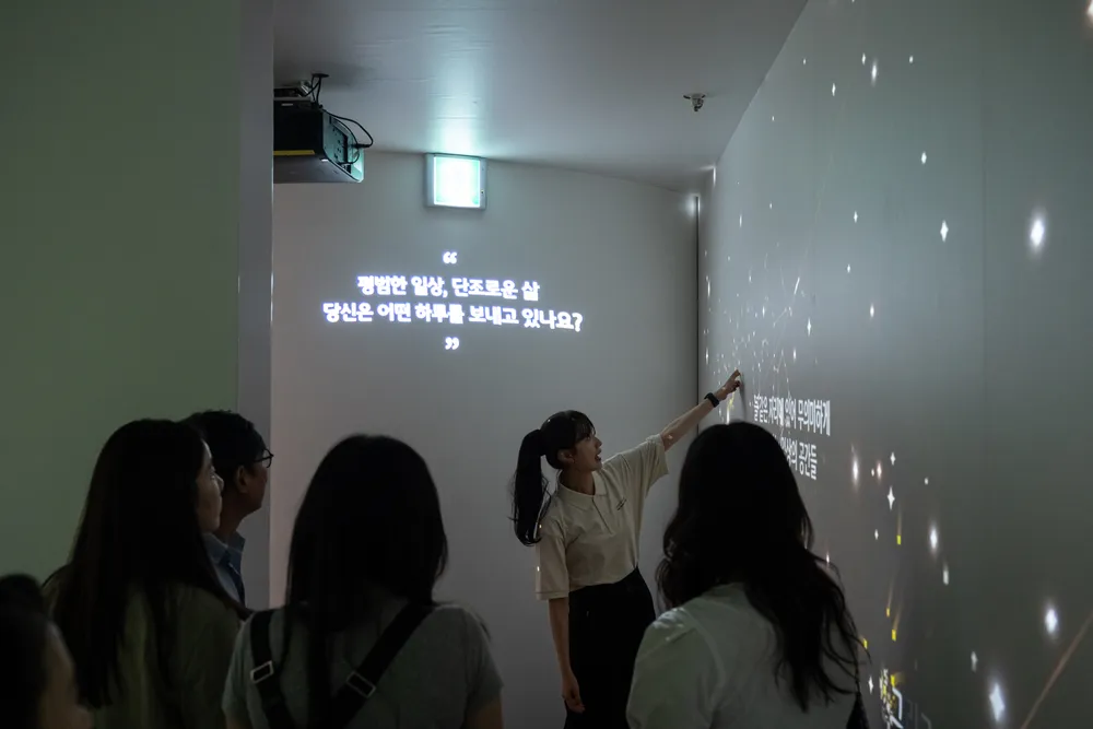 KB금융 KIAF 미디어 체험 시스템 — Image 7