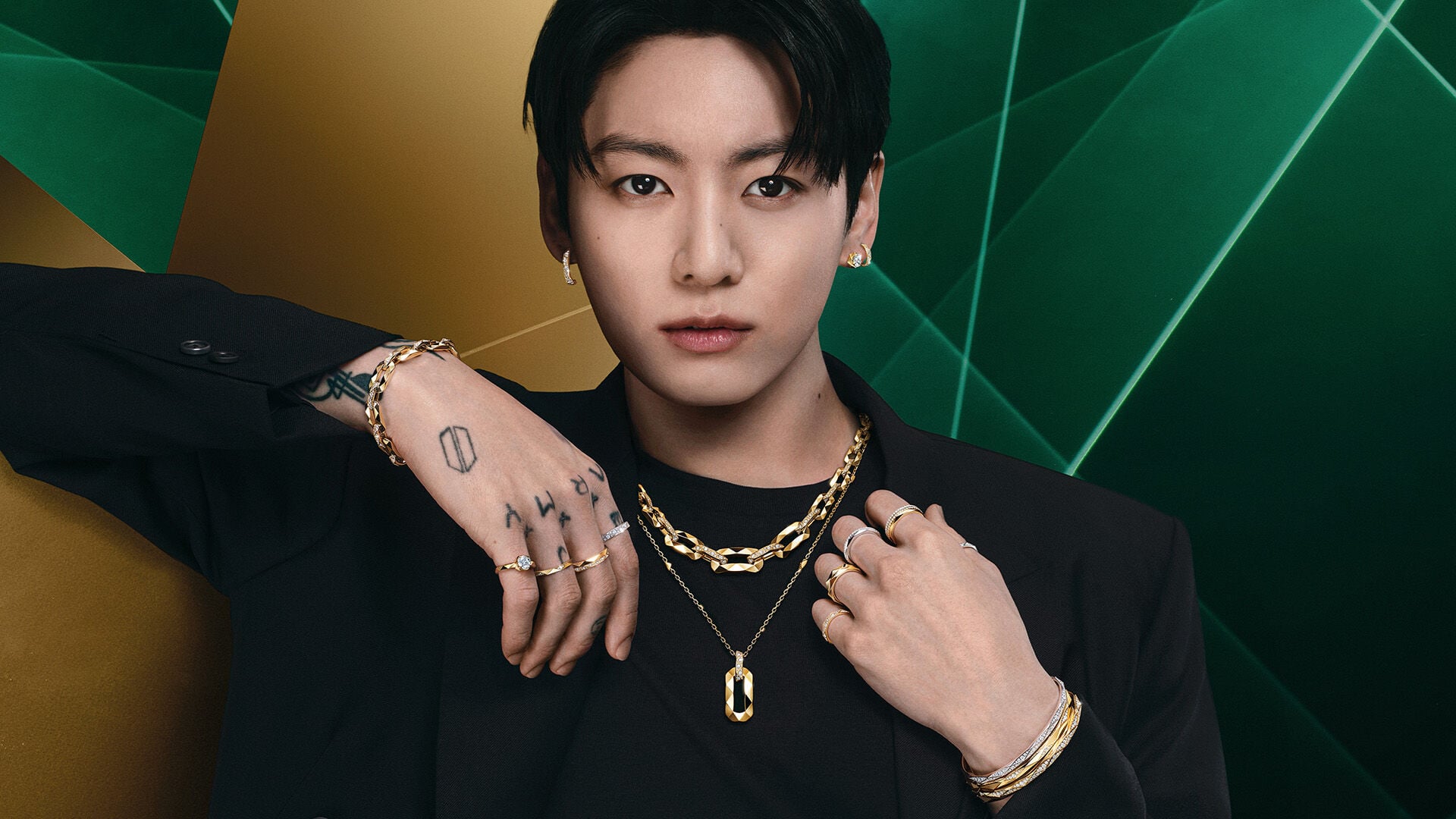 GRAFF 공식 캠페인 스틸 2 — 정국과 초록색 레이저 배경