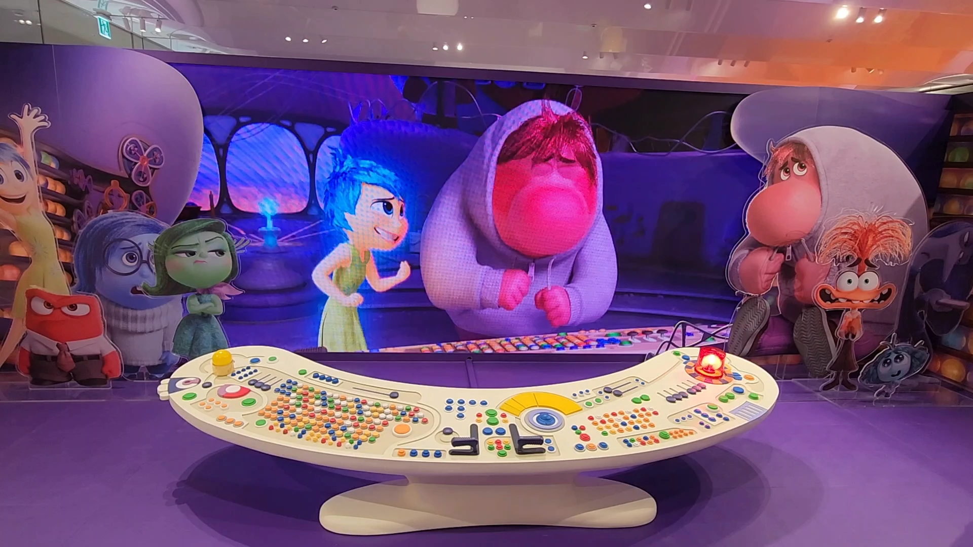 新しい感情たちが登場する映画のシーン