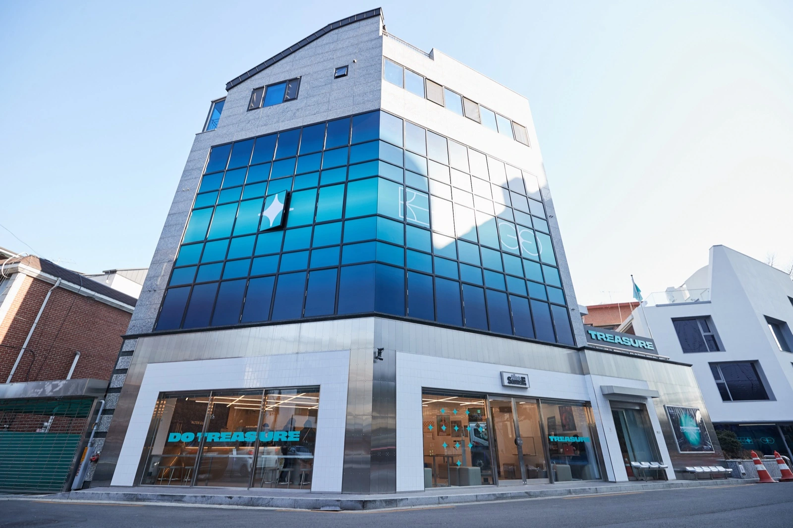 Exterior of the SameE in Hapjeong, the pop-up venue