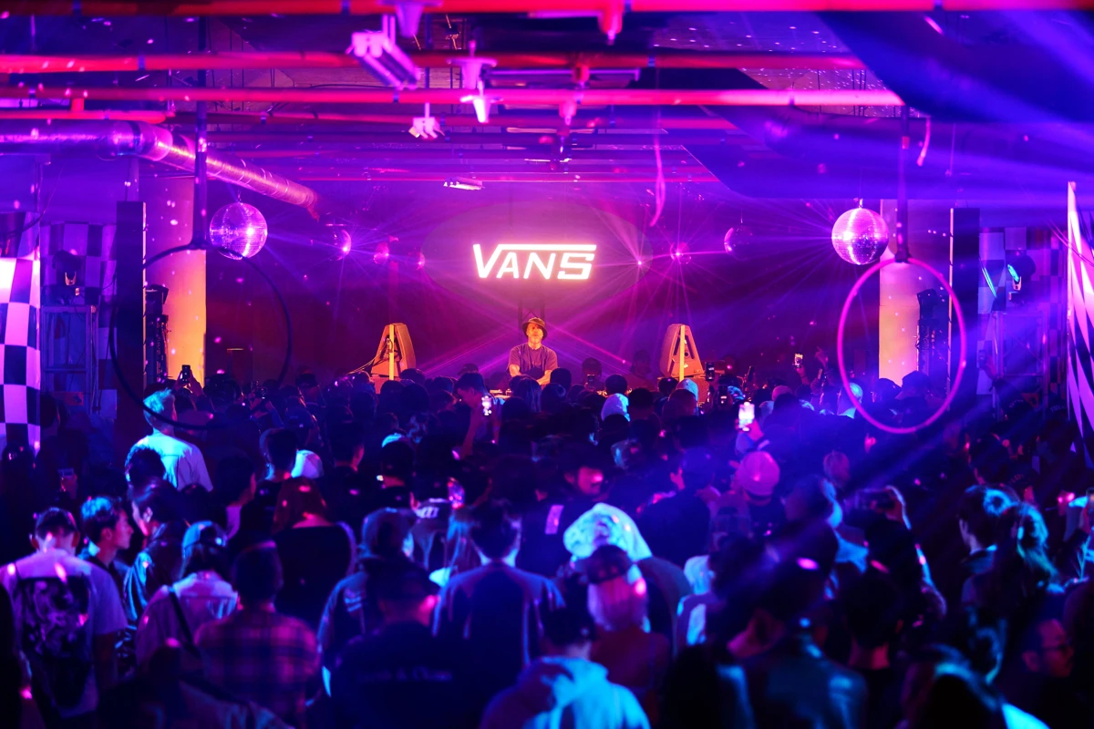 The performance space in magenta light