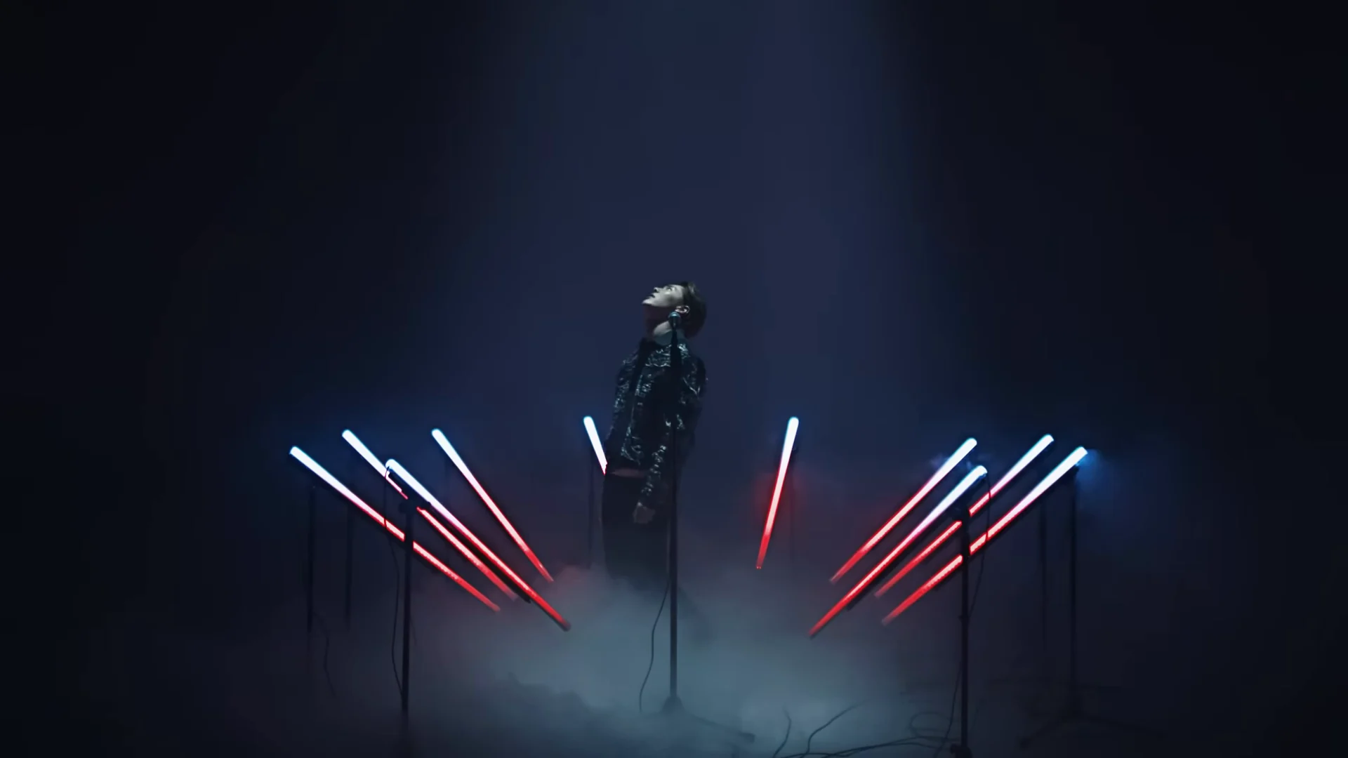 White and red bars illuminate alternately